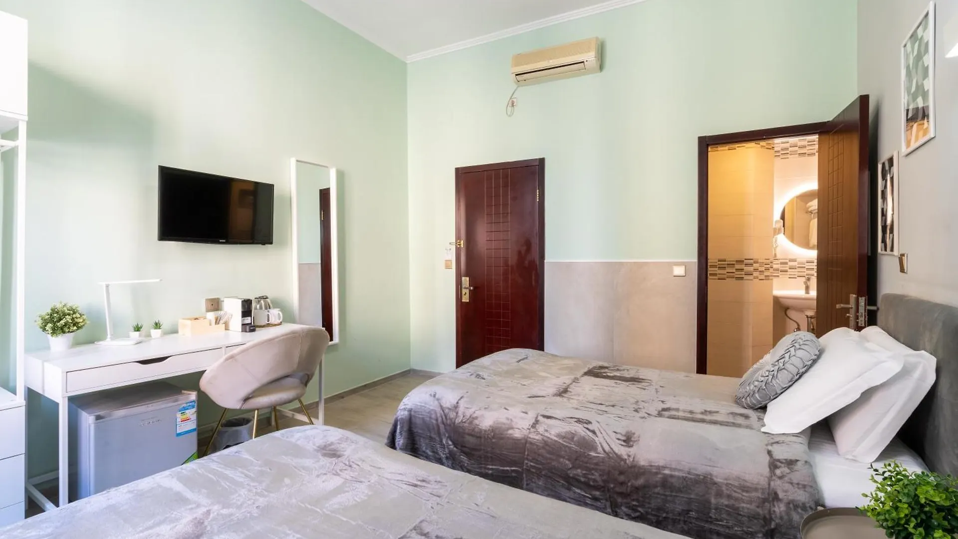Leoni Di Giada Guesthouse - Close To Central Station Roma Alojamento de Acomodação e Pequeno-almoço