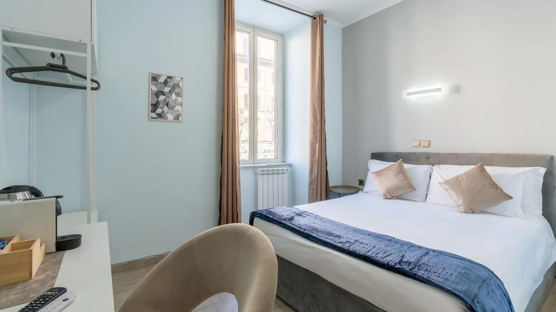 Leoni Di Giada Guesthouse - Close To Central Station Roma 3*,