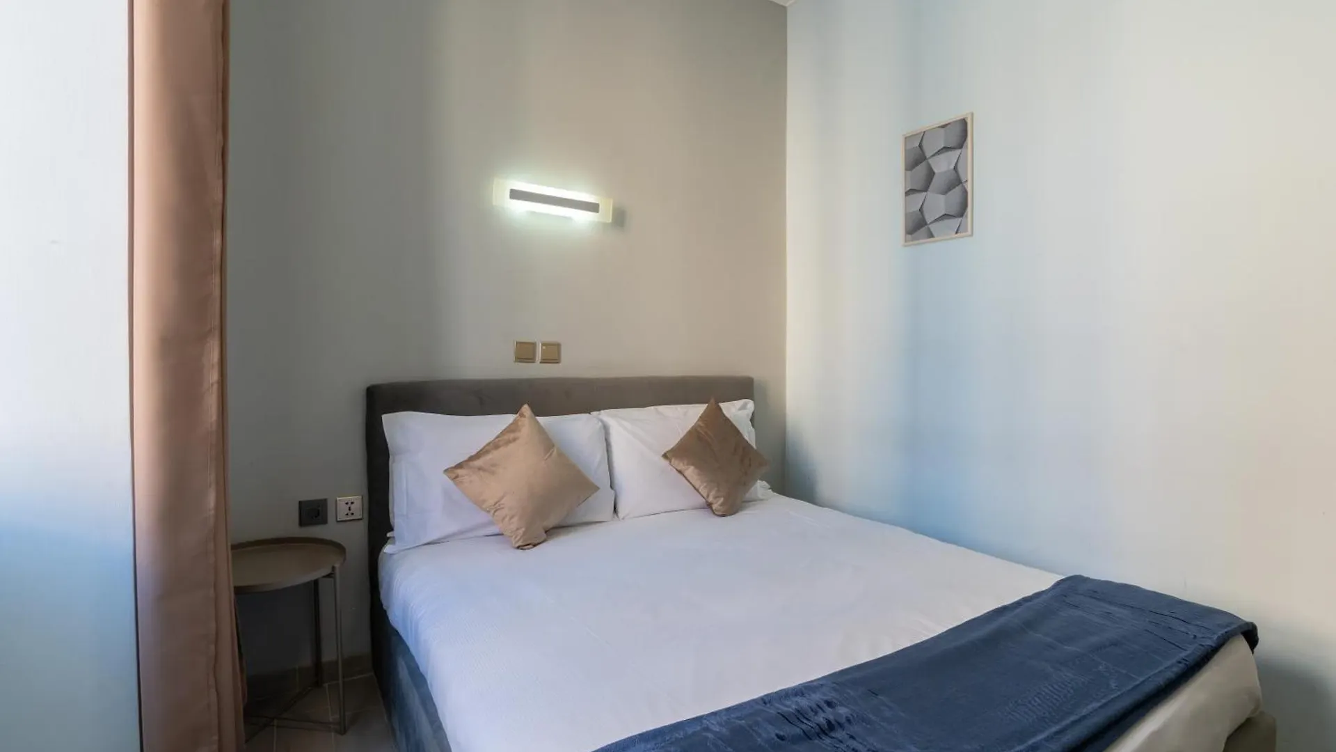 Leoni Di Giada Guesthouse - Close To Central Station Roma