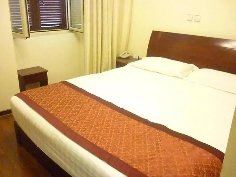 Leoni Di Giada Guesthouse - Close To Central Station Rome
