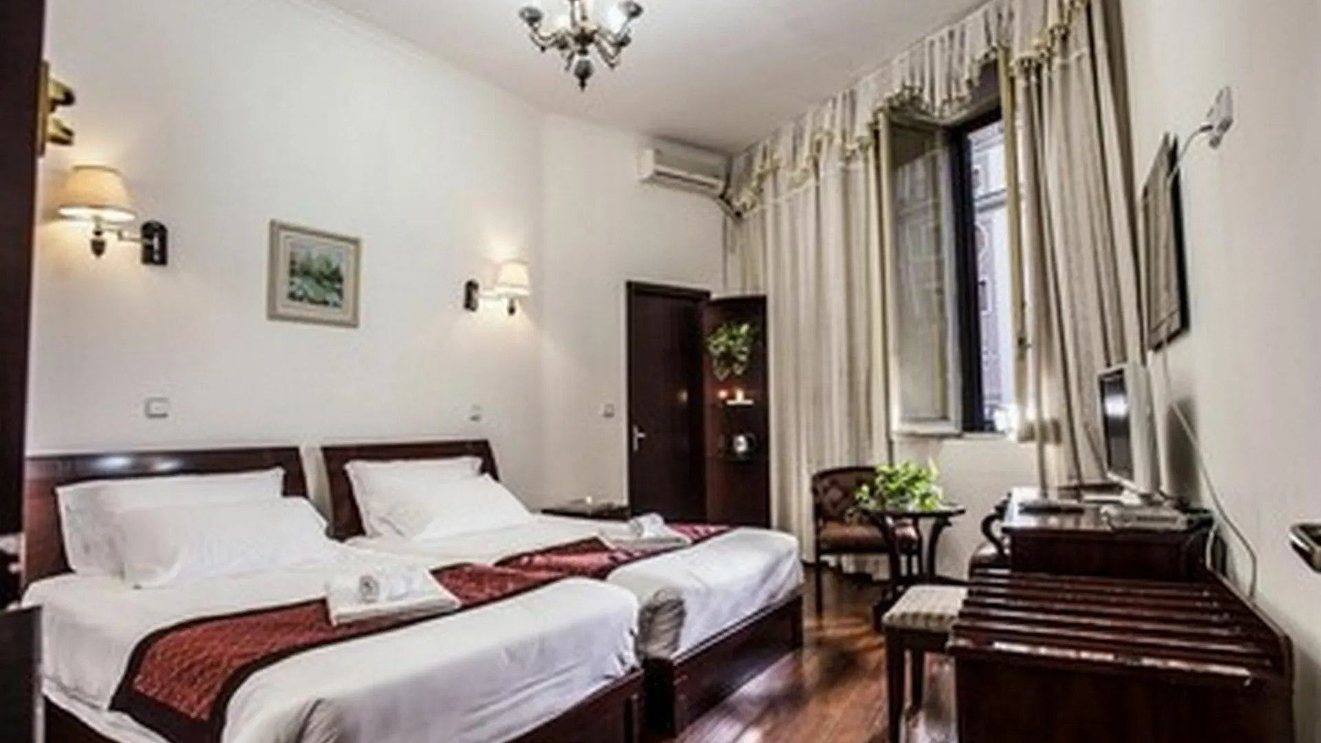 Leoni Di Giada Guesthouse - Close To Central Station Rome