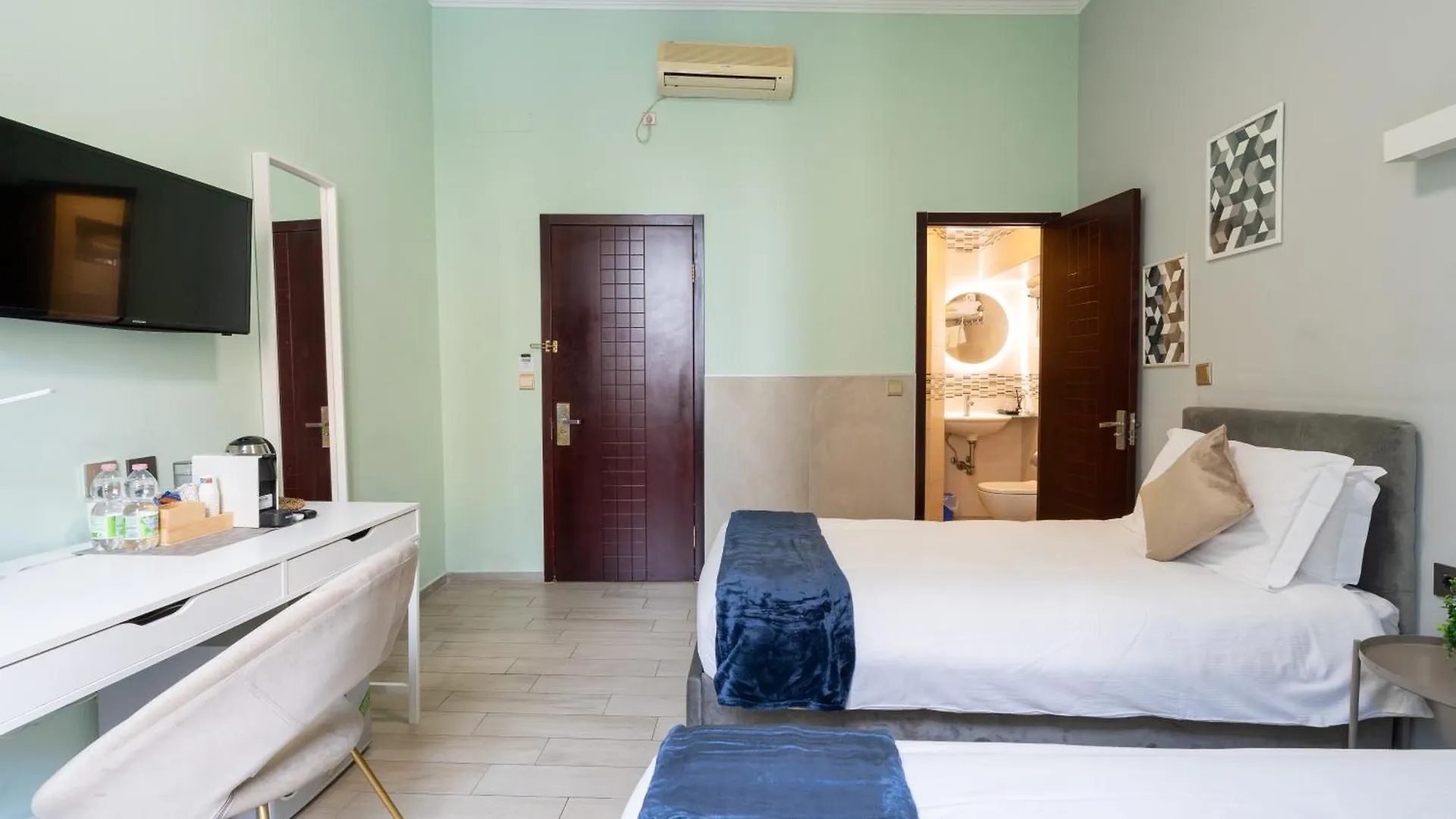 Leoni Di Giada Guesthouse - Close To Central Station Rome 3*,  Italie