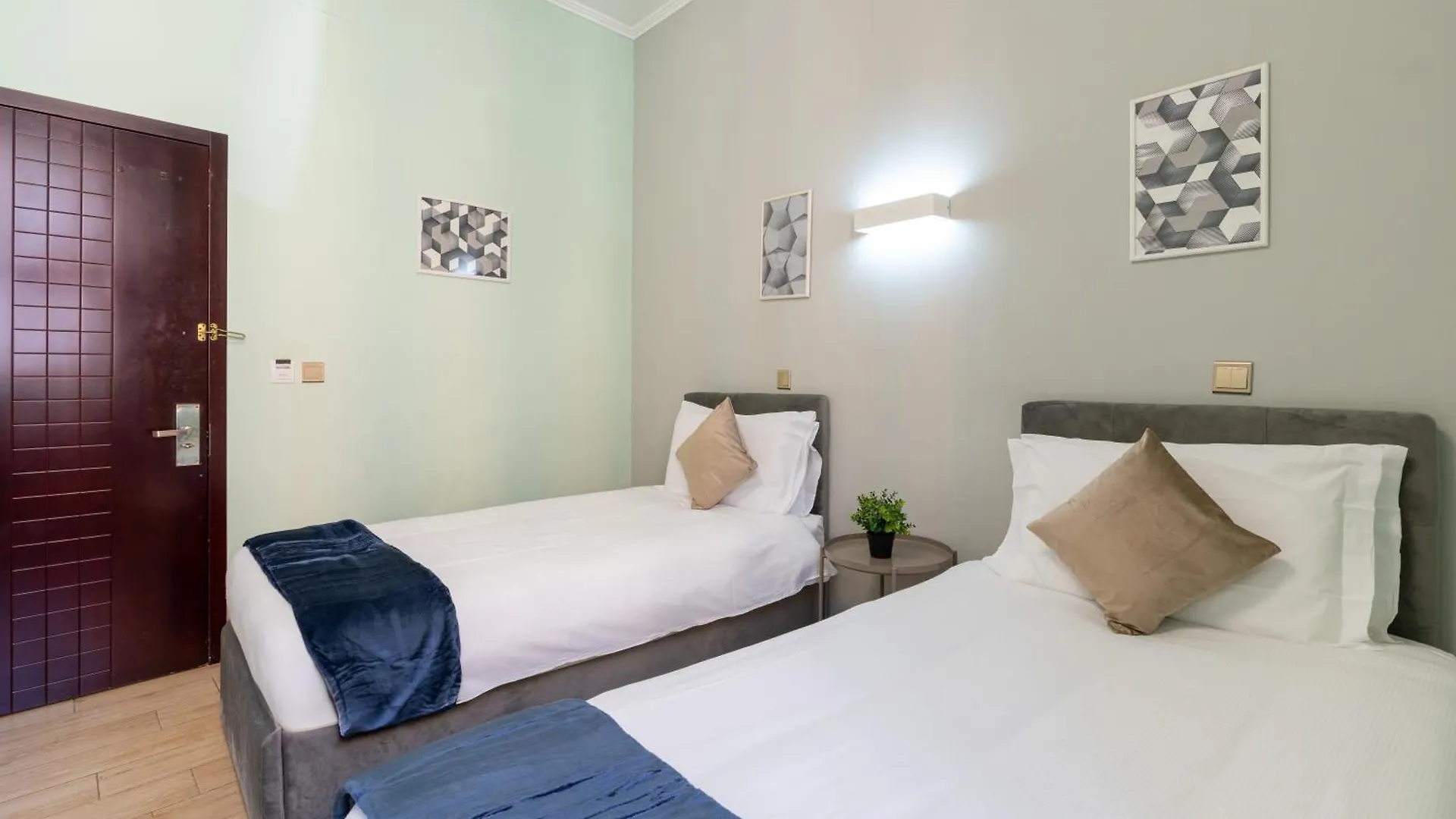 Leoni Di Giada Guesthouse - Close To Central Station Rome 3*,  Italie