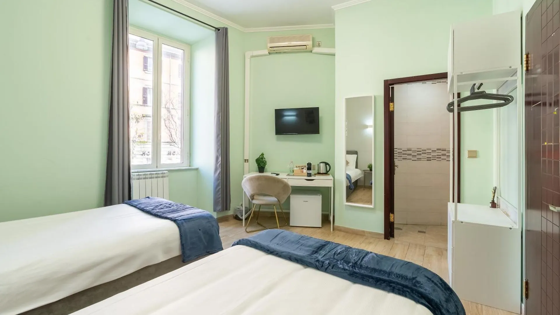 Leoni Di Giada Guesthouse - Close To Central Station Rome