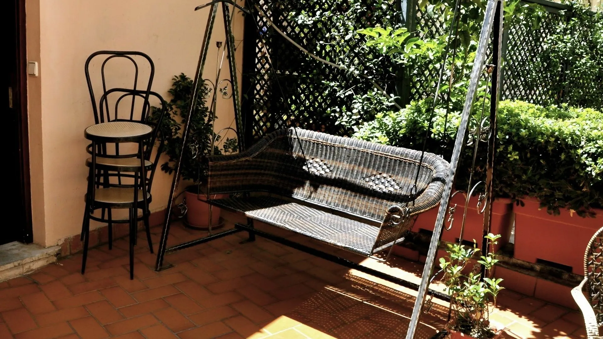 Leoni Di Giada Guesthouse - Close To Central Station Rome Couette-café