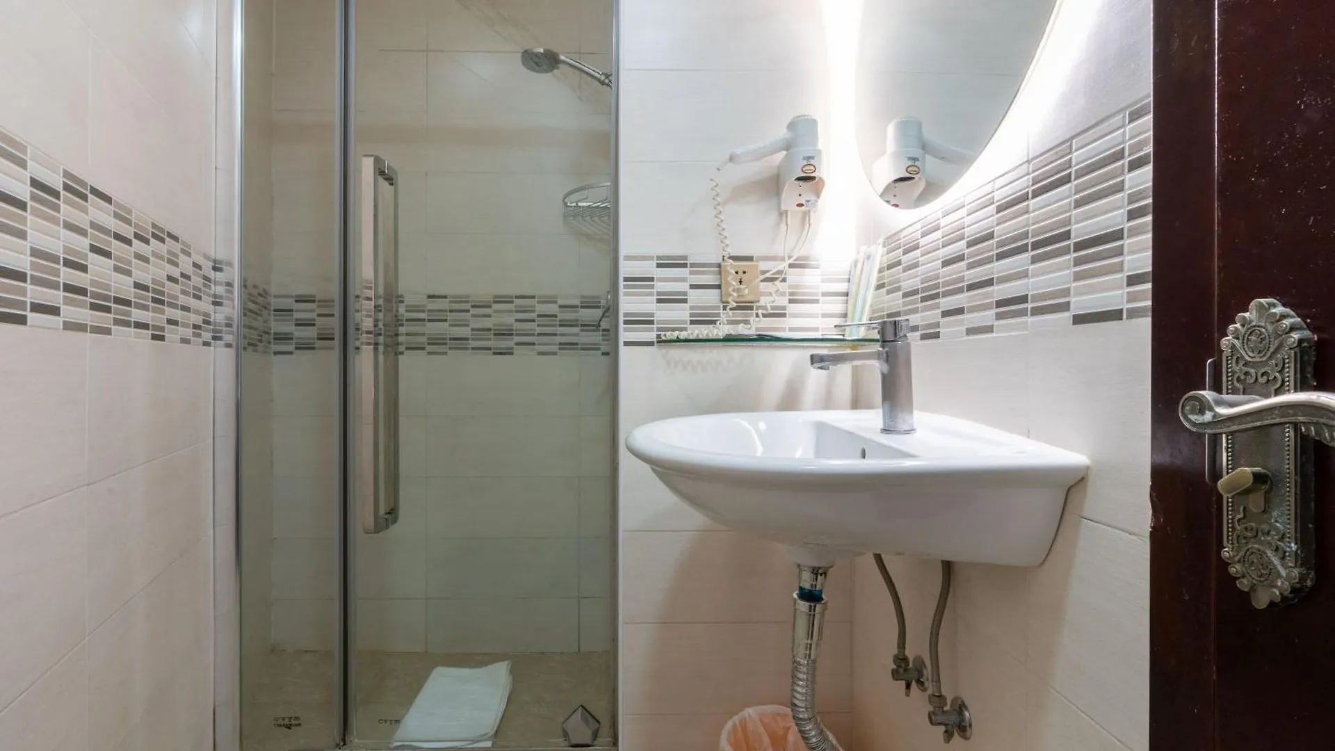 Leoni Di Giada Guesthouse - Close To Central Station Roma Alojamento de Acomodação e Pequeno-almoço