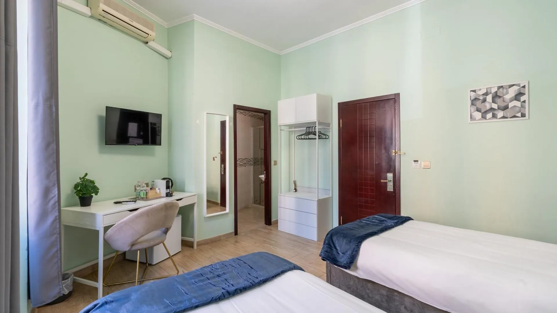 Leoni Di Giada Guesthouse - Close To Central Station Roma Alojamento de Acomodação e Pequeno-almoço