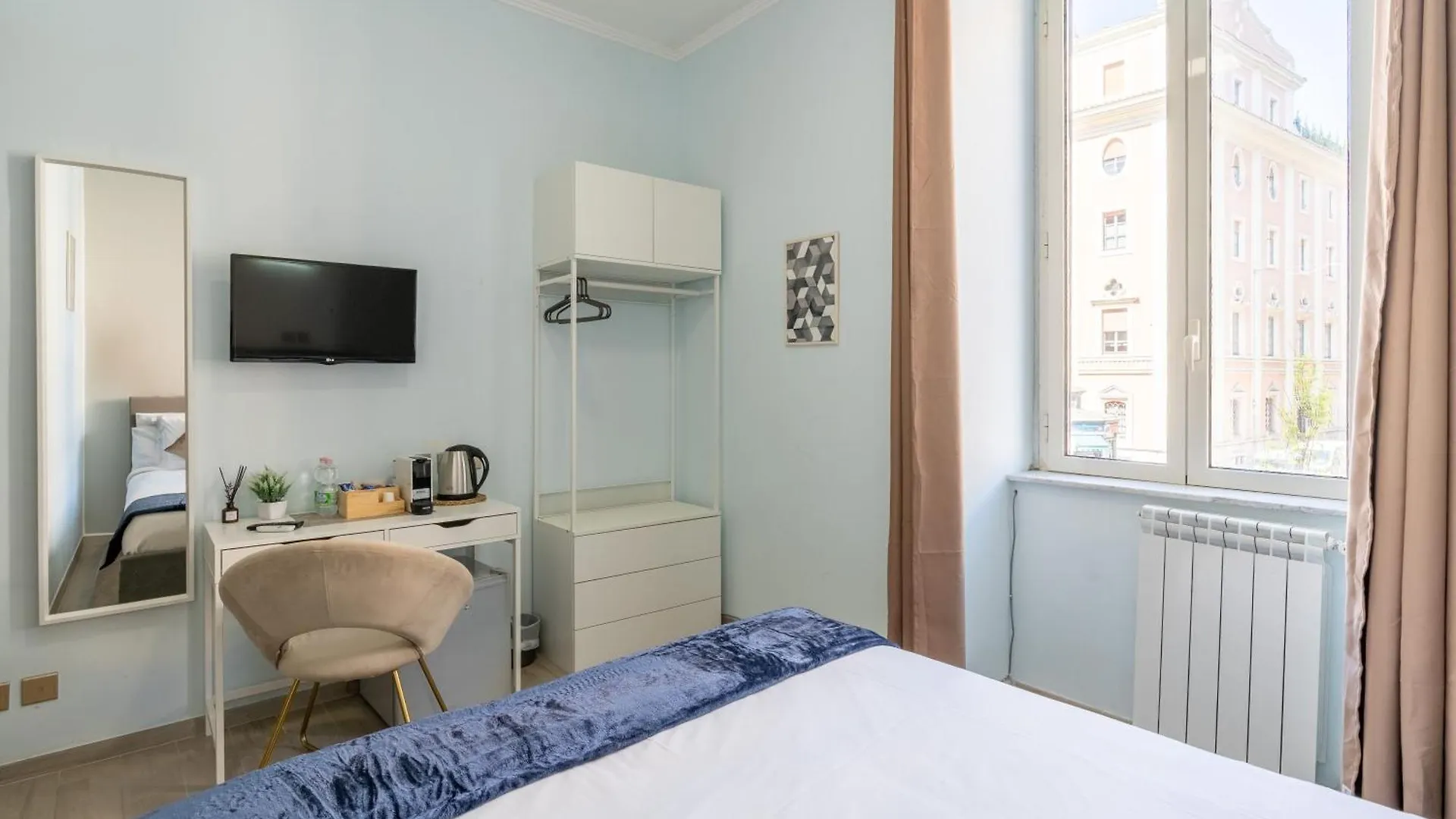 Leoni Di Giada Guesthouse - Close To Central Station Roma