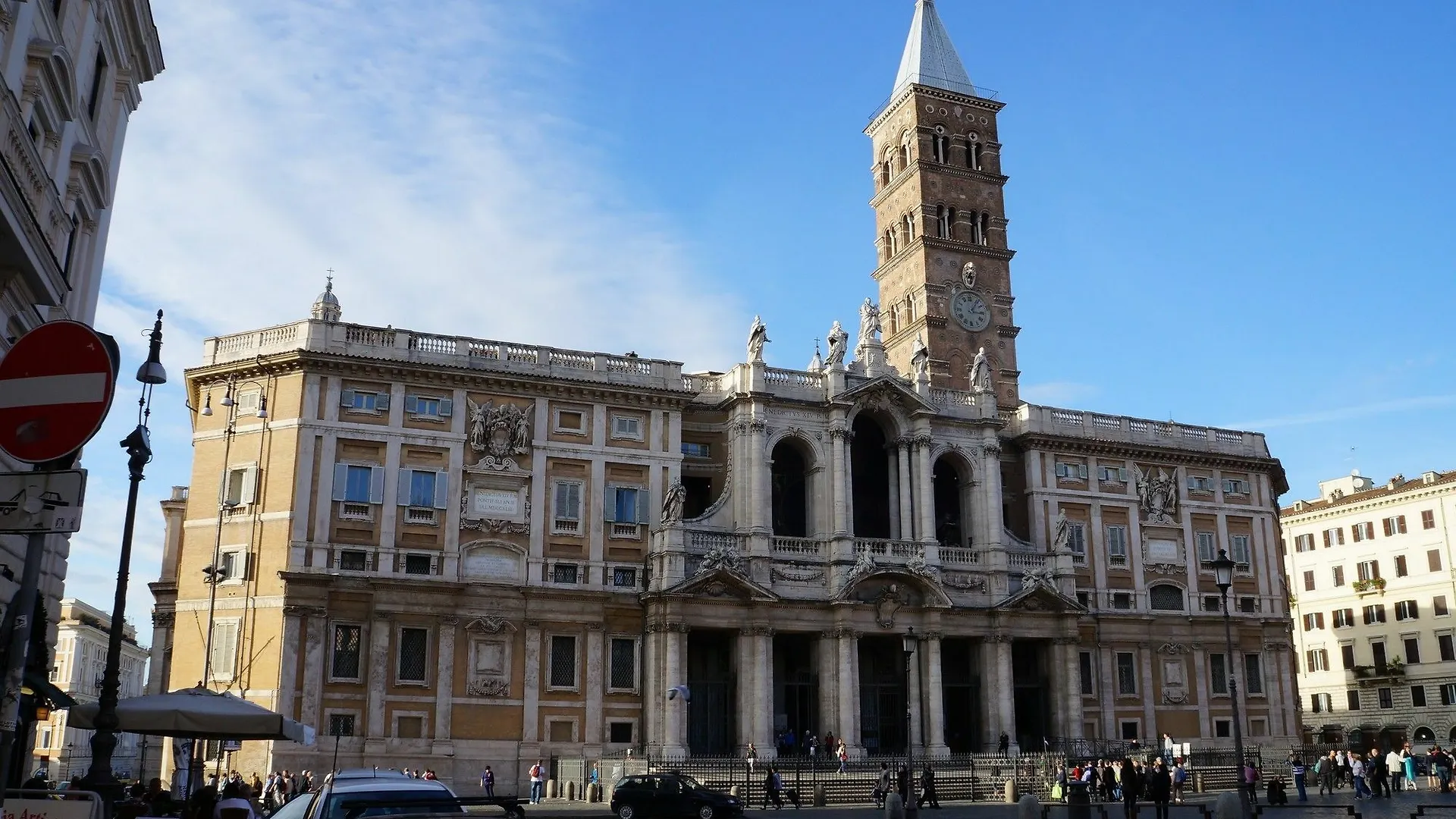 Leoni Di Giada Guesthouse - Close To Central Station Roma